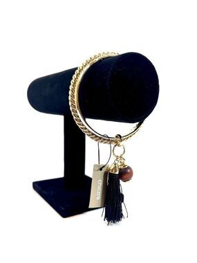 CHICO’s Gold-Tone Bangle Bracelet Set with Tassel & wooden bead | NWT